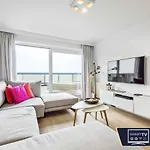 Penthouse With Panoramic Sea View - Large Terraces - 180m2 - Sleeps 8 - 5-star Appartamento